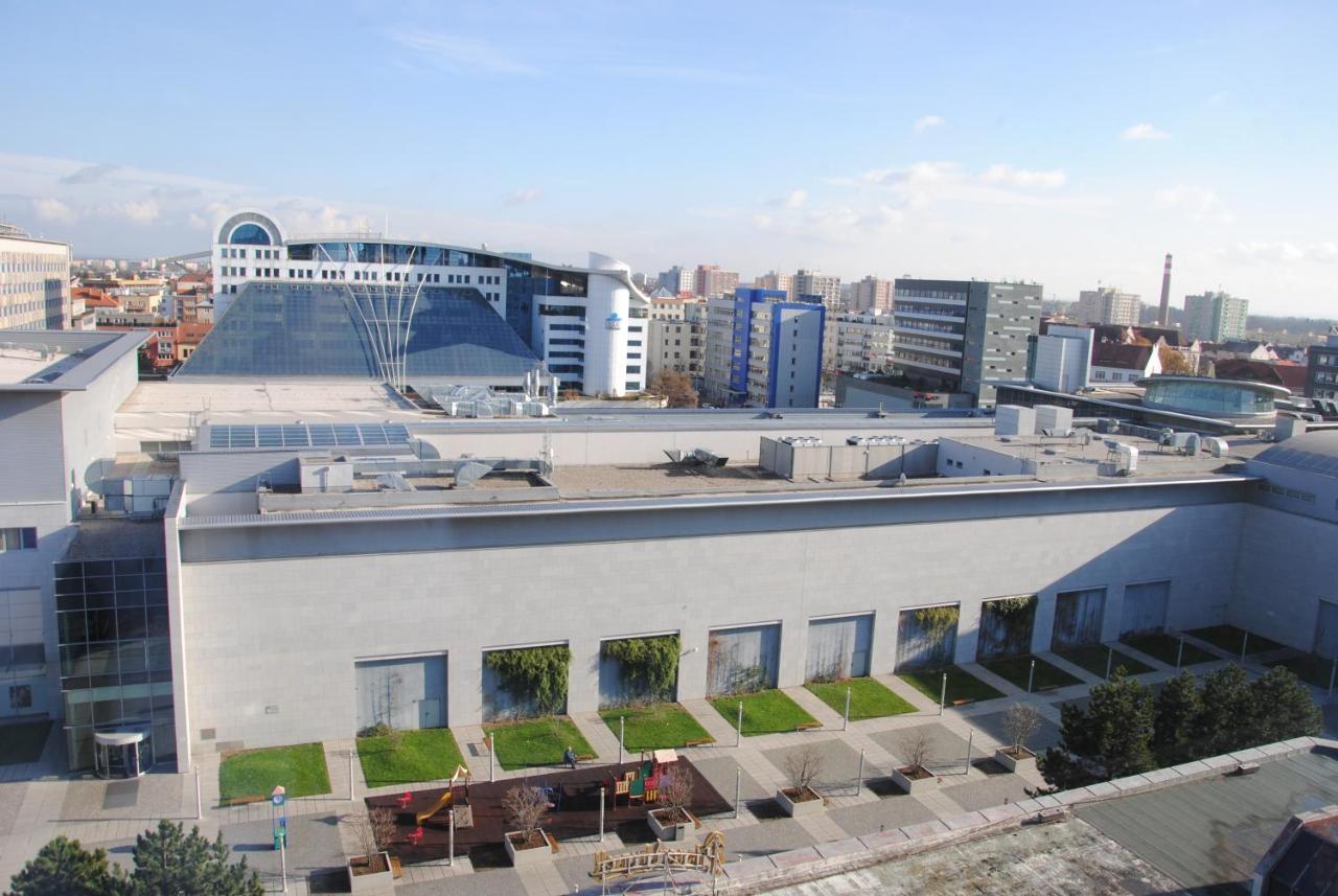 Hotel Labe باردوبيتسه المظهر الخارجي الصورة