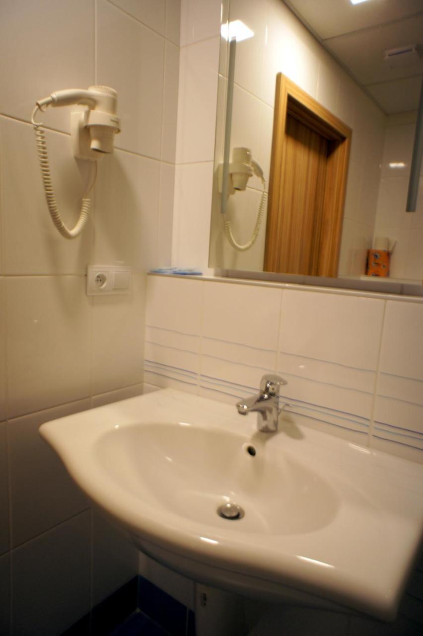 Hotel Labe باردوبيتسه المظهر الخارجي الصورة