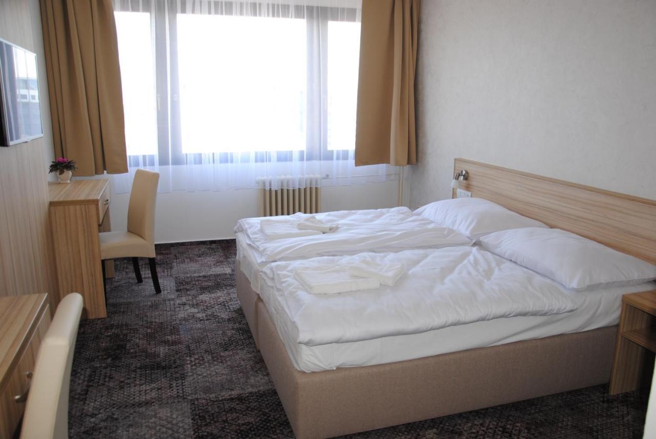 Hotel Labe باردوبيتسه المظهر الخارجي الصورة